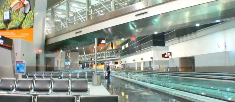 Amenities and Facilities at Air Canada Terminal, MIA